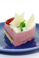 Obraz na płótnie Canvas Strawberry mousse cake