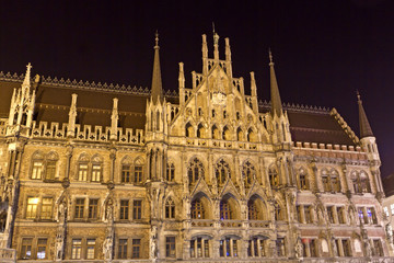 Fototapeta na wymiar Altes Rathaus in München, nachts