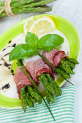 Asparagus with speck