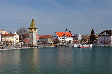 Fototapeta na wymiar W porcie w Lindau nad Jeziorem Bodeńskim