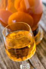 liquore all' albicocca - apricot liqueur