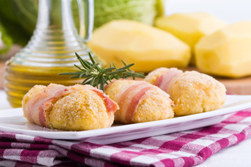 Savoy cabbage and potato croquettes.Crocchette di verza e patate