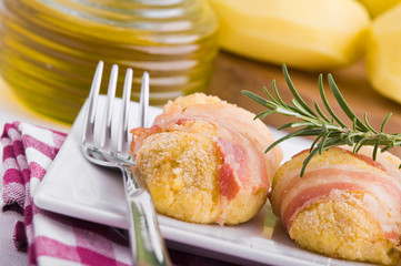 Savoy cabbage and potato croquettes.Crocchette di verza e patate