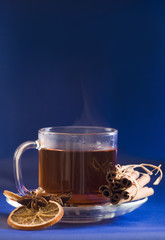 Herbata z aromatycznymi dodatkami