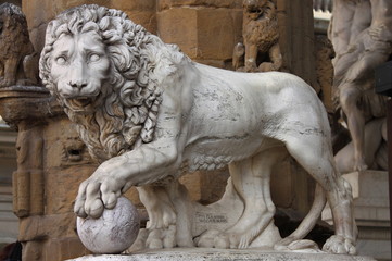 Fototapeta na wymiar Lion w Florencji