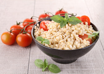 wheat,tomato and basil