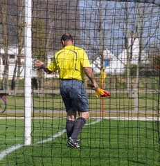 arbitre dans les buts