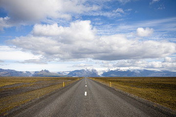 Fototapeta na wymiar Droga w Islandii