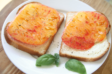 sandwich of fresh heirloom tomato