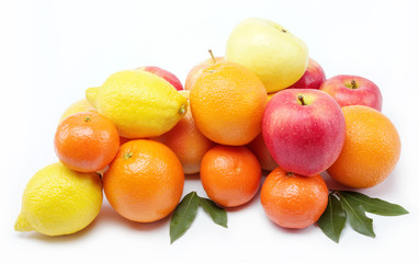 Obraz na płótnie Canvas Fresh fruits isolated on a white background.