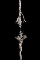 切れそうなロープ