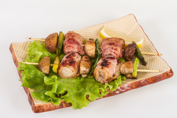 Bacon wrapped grilled Scallops with mushrooms and bacon