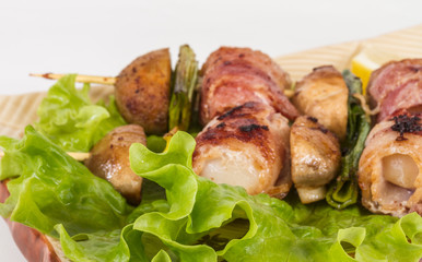 Bacon wrapped grilled Scallops with mushrooms and bacon