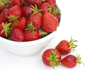 fresh strawberries in abowl