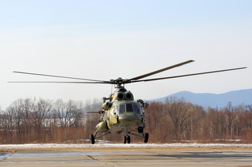 Fototapeta na wymiar Russian army Mi-8 helicopter