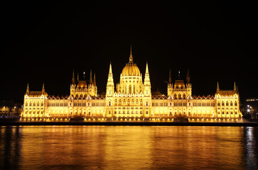 Fototapeta na wymiar Hungarian Parliament Building at Night Budapest Hungary