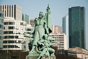 statues esplanade de la défense à Paris