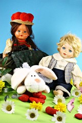 Puppen, Wiese, Frühling