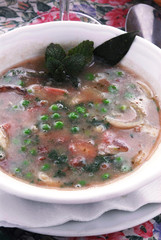 Minestra di orzo legumi e costata affumicata Barley soup