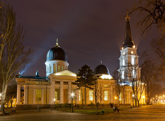 Fototapeta na wymiar Odessa Orthodox Cathedral w nocy