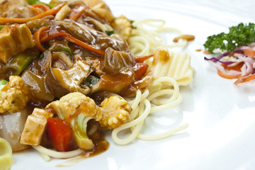 vegetarian food : spaghetti in tomatoes sauce with mushroom, tof