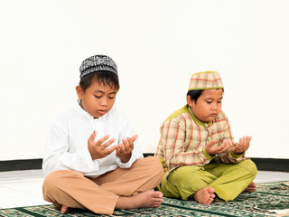 Muslim Kids Praying