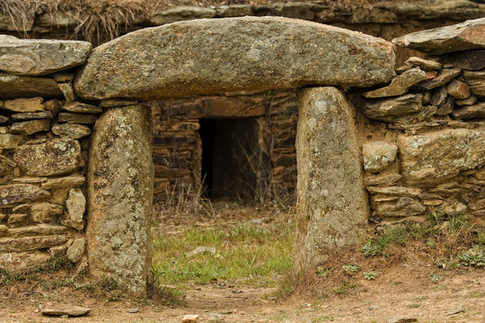 La puerta de la vieja zahurda