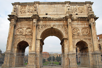 Fototapeta na wymiar Rome, the Arch of Constantine