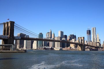 Obraz premium Most Brookliński i Dolny Manhattan.