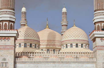 Obraz premium Domes of Al Saleh Mosque in Sanaa, Yemen