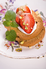 zwieback with strawberriy