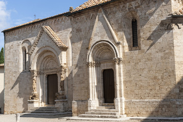 Fototapeta na wymiar San Quirico d'Orcia (Tuscany), church