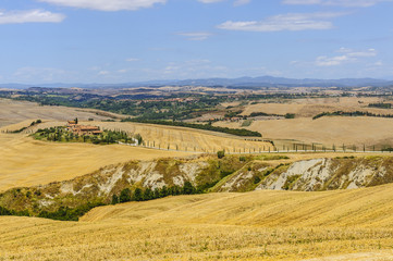 Fototapeta na wymiar Ferma w Val d'Orcia (Toskania)