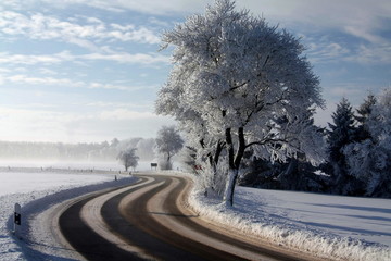 Straße nach O.