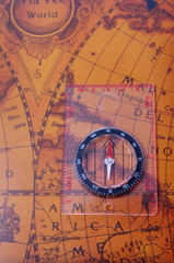 Fototapeta na wymiar Kompas na mapie turystyka