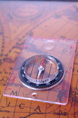 Turystyka kompas mapa - obrazy, fototapety, plakaty