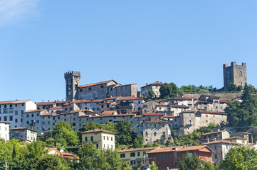 Fototapeta na wymiar Ghivizzano (Lucca), średniowieczne miasto