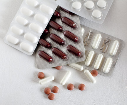 m&eacute;dicaments comprim&eacute;s cachets