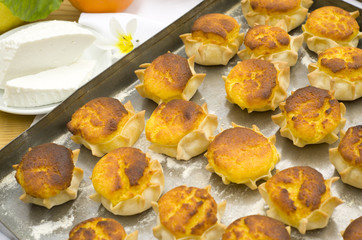 pardulas di ricotta - dolce tipico dalla Sardegna