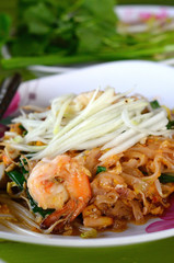 Pad thai