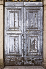 Fototapeta na wymiar Stare drzwi z teksturą