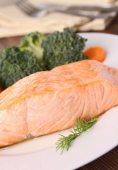 grilled salmon and broccoli