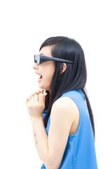 3Dメガネをかけた女性