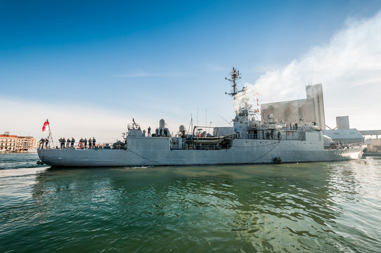 Bateau militaire
