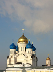 Fototapeta na wymiar Katedra Przemienienia Ugreshsky klasztoru Mikołaja