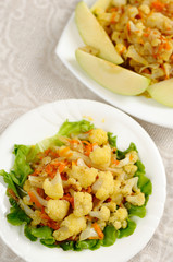 Cauliflower with green apple