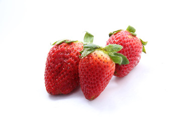 Fragole e gocce d'acqua