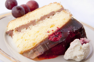 Tort z galaretką malinową © studioJowita