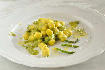Gnocchi with asparagus, olive oil and parmesan - italian pasta