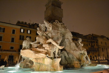 Fontana dei Quattro Fiumi (Roma - Italia)
